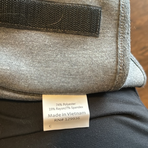 ThunderShirt Small (15-25 lbs.) NWOT - Picture 4 of 7